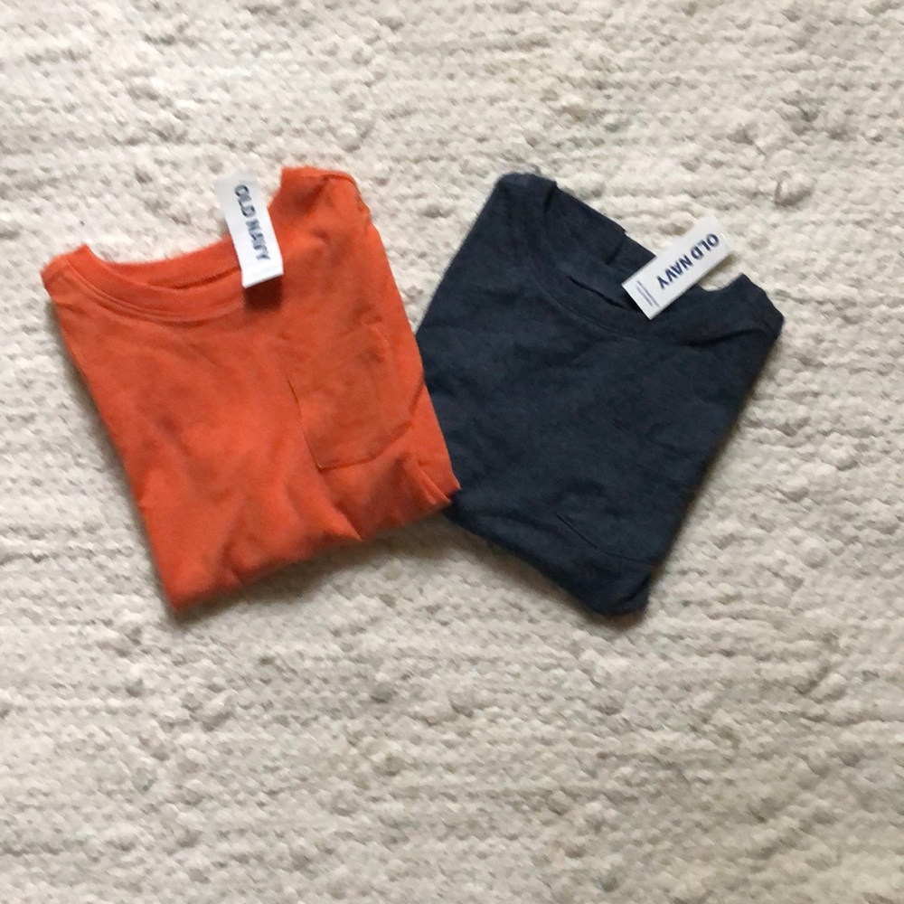 NWT pair of Old Navy long sleeve t-shirts size 4T